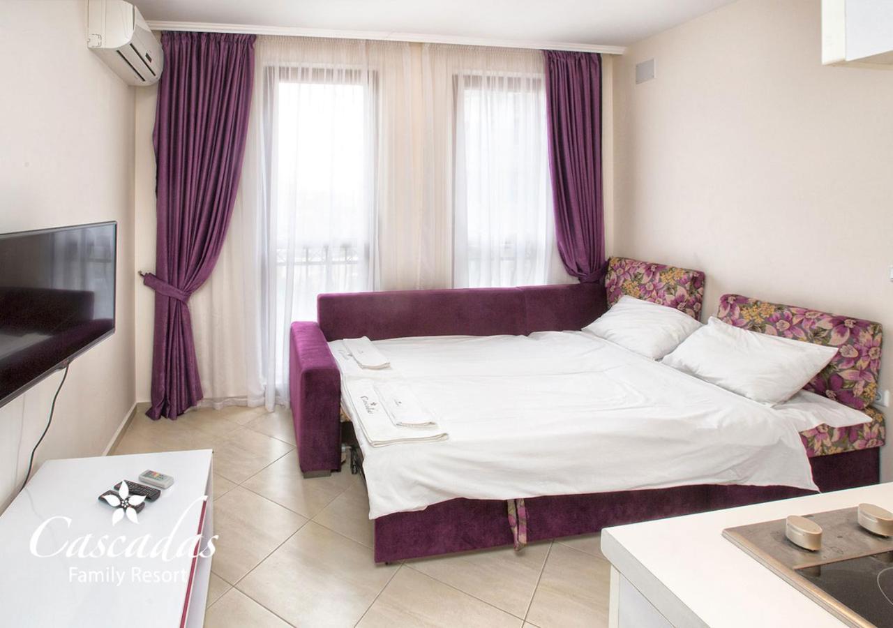 Aparthotel Cascadas Family 4*