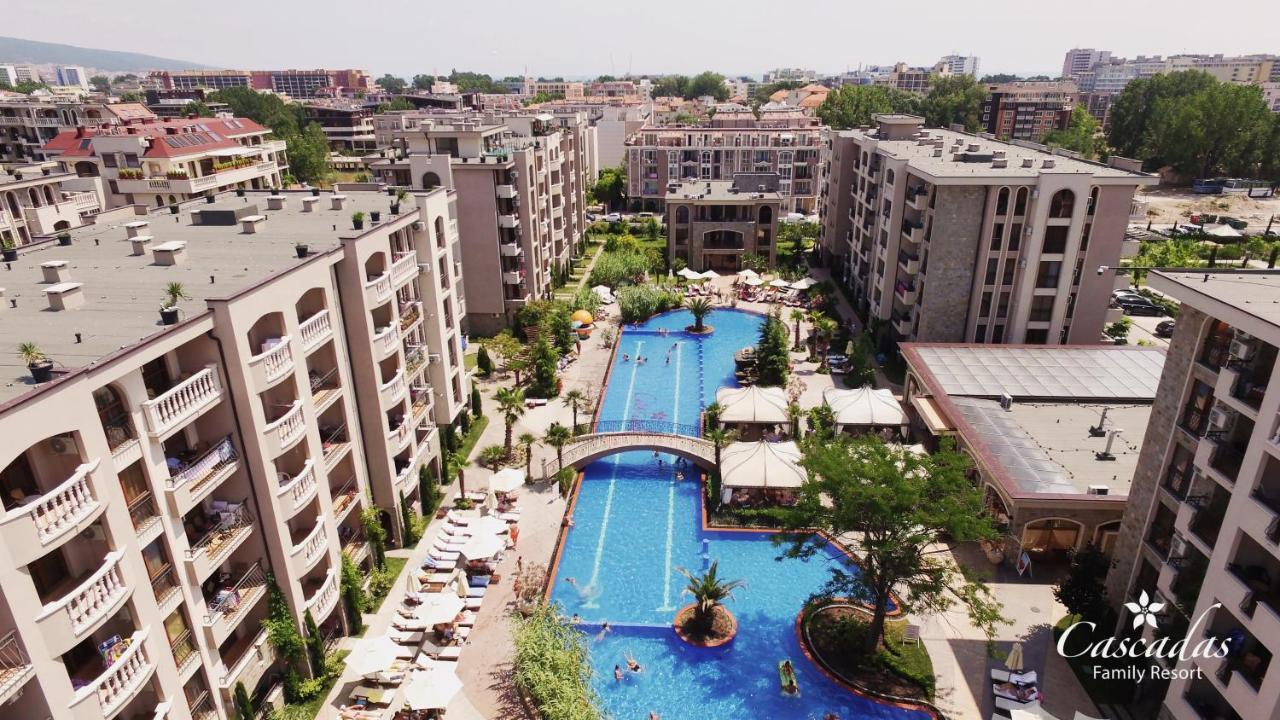 Aparthotel Cascadas Family 4*